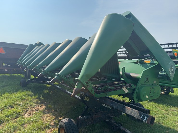 john-deere-8-image-1