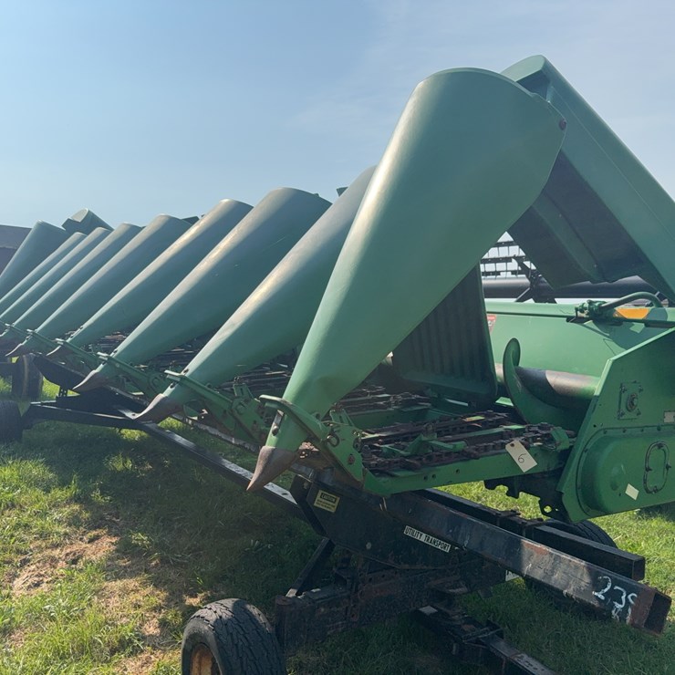 JOHN DEERE 8