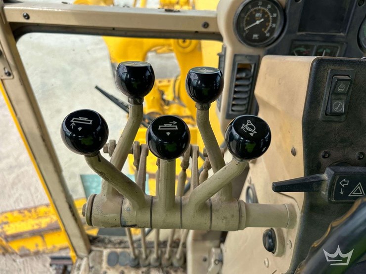 2002-caterpillar-120h-image-12