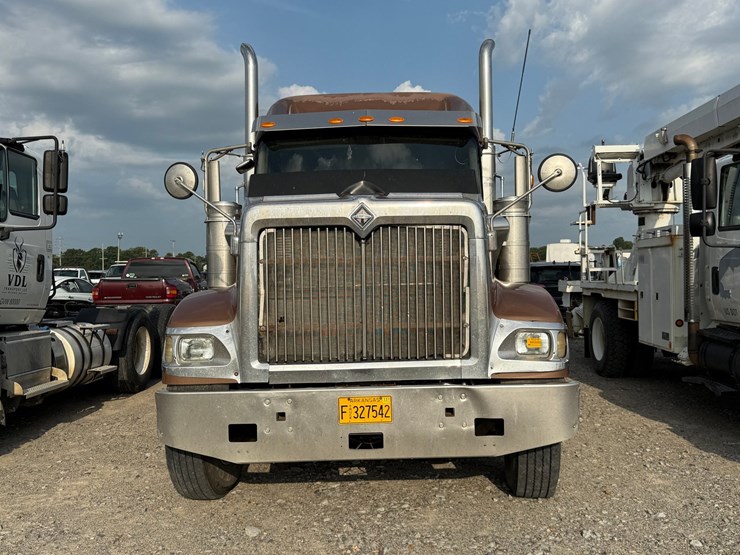 2007-international-9900i-image-2