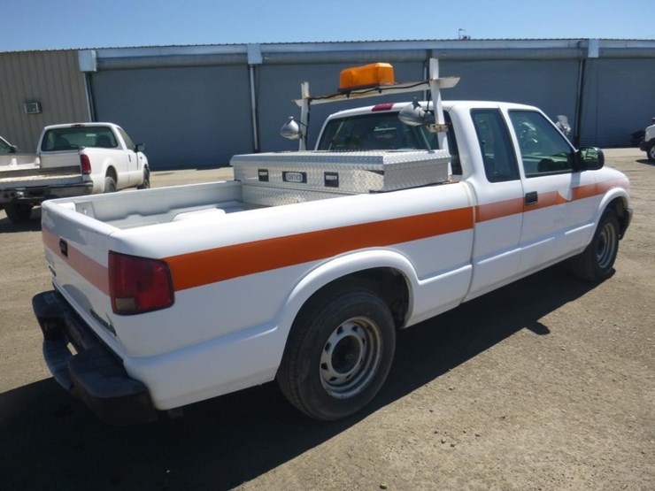 2003-chevrolet-s10-image-3