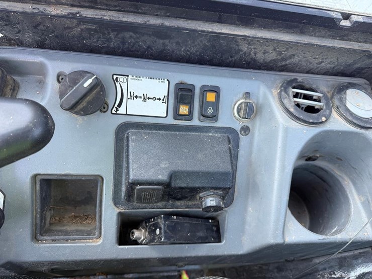 bobcat-e60-image-24
