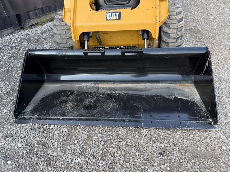 2015-caterpillar-262d-image-9