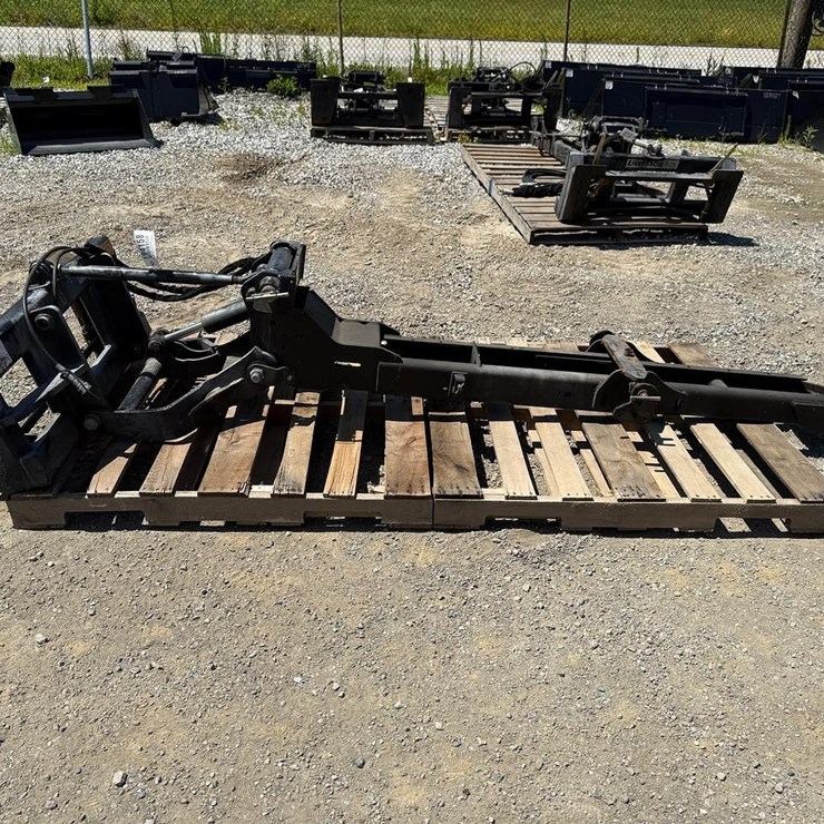 Kubota L4455A  4 Pt Hitch and Subframe Wh Auto Latch Uni-Tach