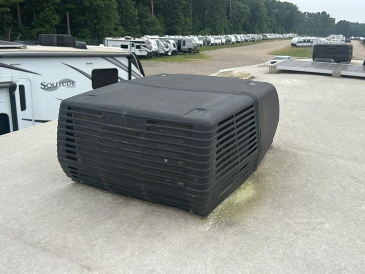 #139-•-2022-grand-design-solitude-310gk-camper-image-26