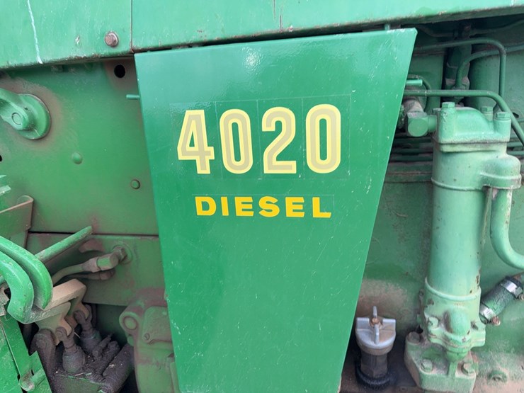 john-deere-4020-image-37