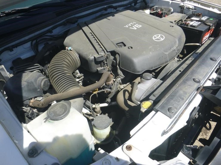 2013-toyota-tacoma-image-11