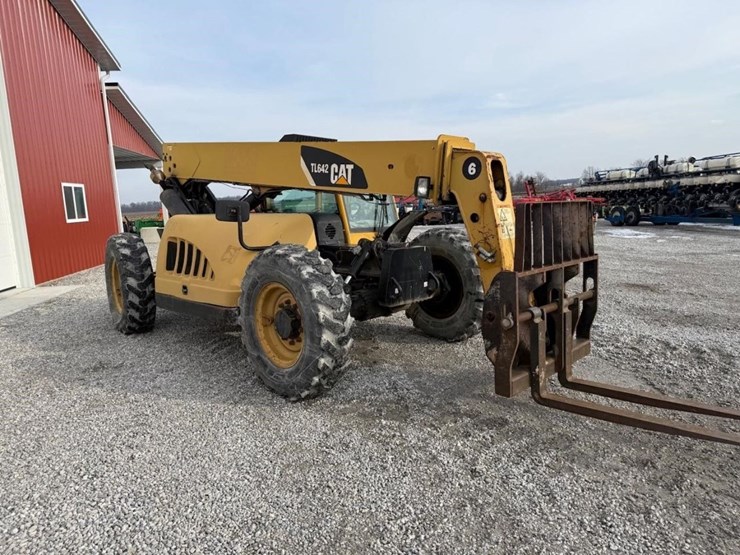 caterpillar-tl642-image-7
