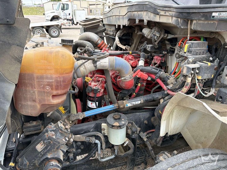 2019-international-durastar-4300-image-14