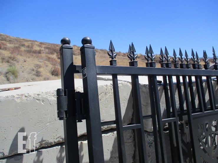 7'-x-20'-bi-parting-driveway-farm-gate-image-2