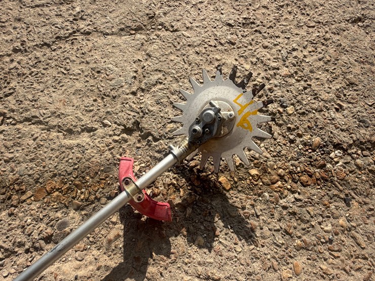 #46-•-redmax-zenoalt-weedeater-with-saw-blade-attach-image-10