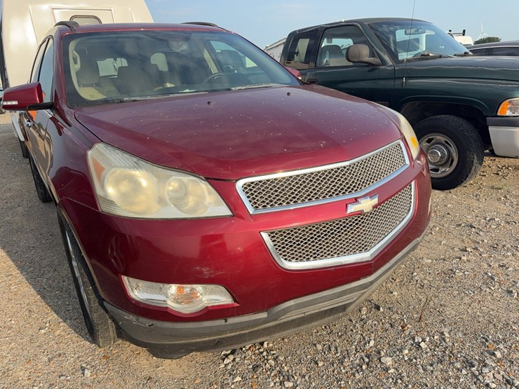 2010-chevrolet-traverse-image-4