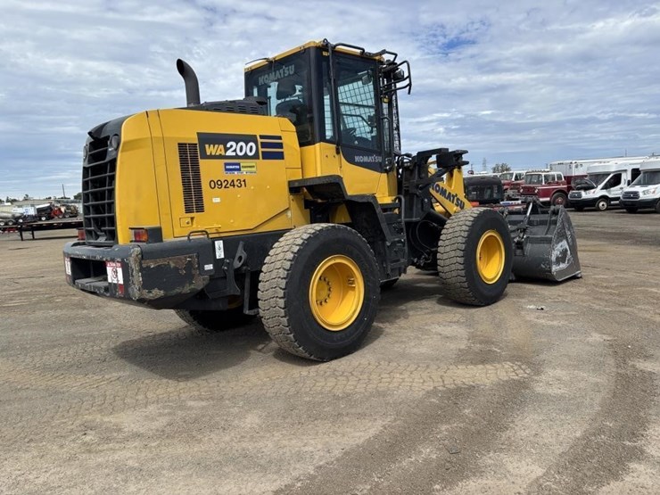 2019-komatsu-wa200-8-image-3