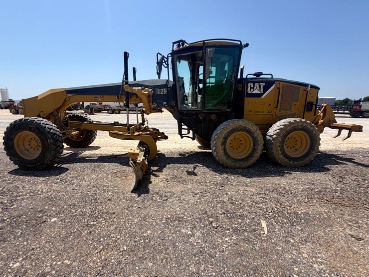 2008-caterpillar-12m-image-4