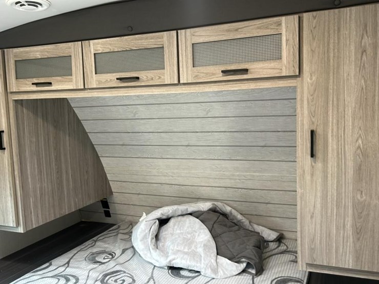 #142-•-2022-keystone-passport-grand-touring-series-2870rl-camper-image-78