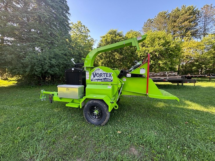 #157-•-2024-vortex-v12-31-towable-brush-chipper-image-17