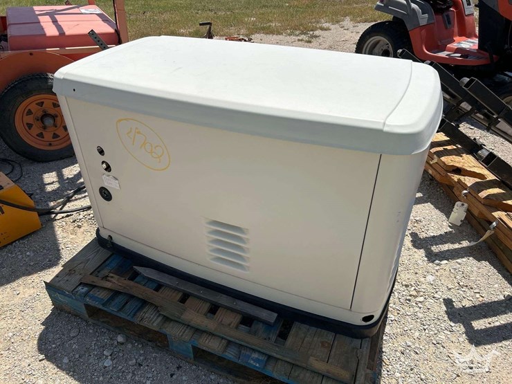 generac-guardian-0064591-16kw-lp-generator-image-2