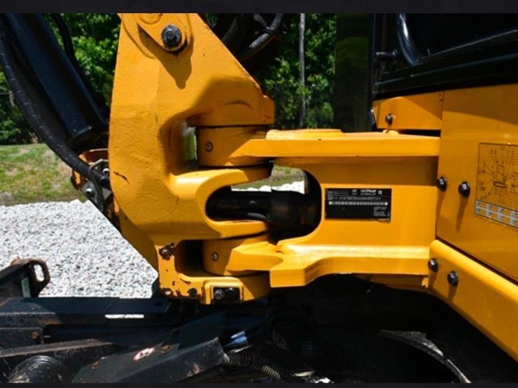 2022-caterpillar-304-image-11
