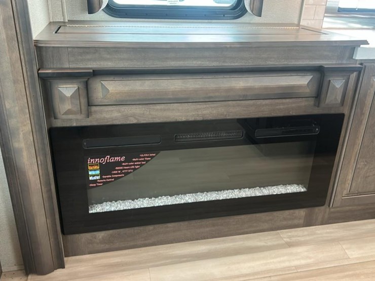 #139-•-2022-grand-design-solitude-310gk-camper-image-54