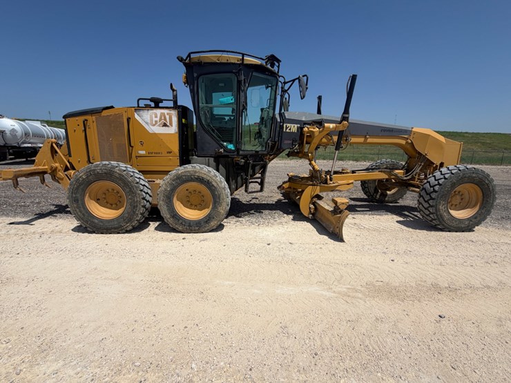 2008-caterpillar-12m-image-8