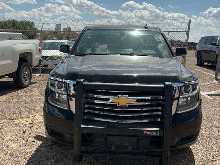 2020-chevrolet-tahoe-image-3