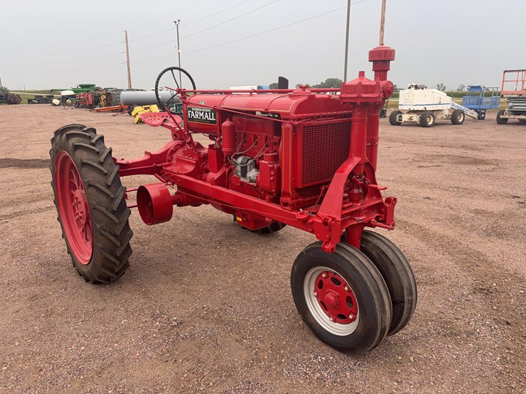 1938-farmall-f20-tractor-image-2