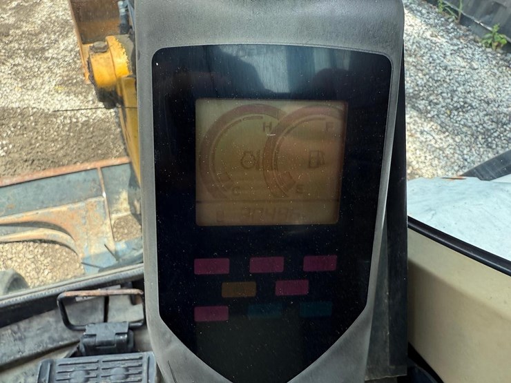 2010-john-deere-60d-image-20