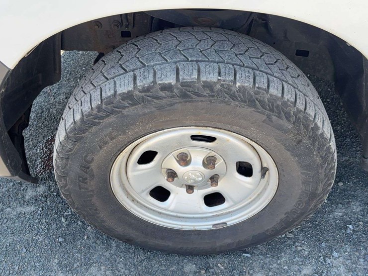2019-ram-1500-classic-image-23