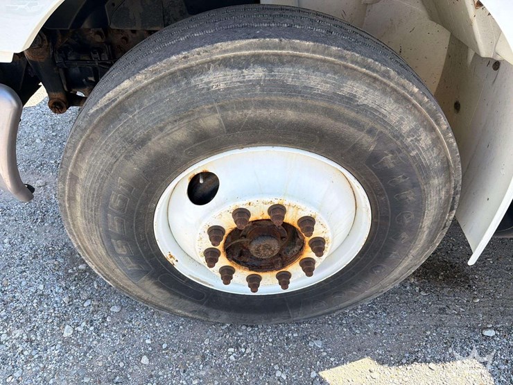 2019-international-durastar-4300-image-23