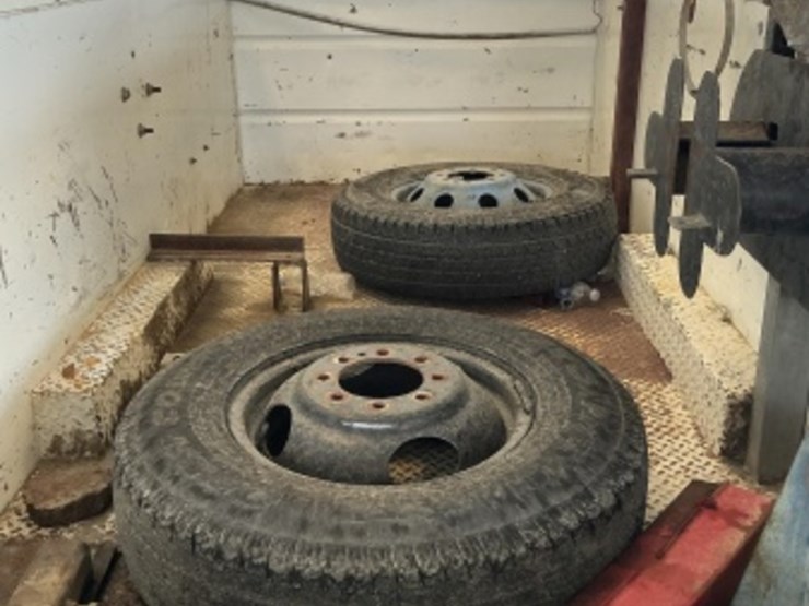 1988-ford-f350-image-11