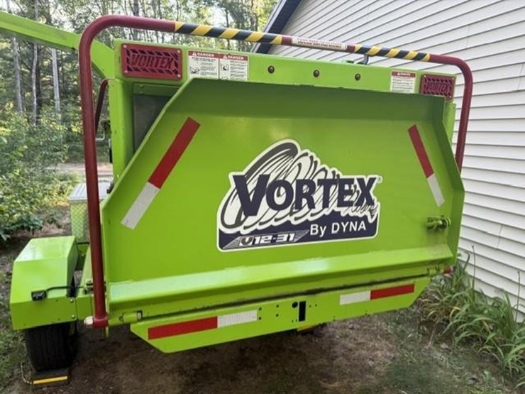 #159-•-2024-dyna-products-v12-31-towable-brush-chipper-image-26