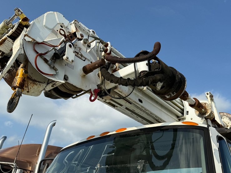 2007-international-durastar-4300-image-40