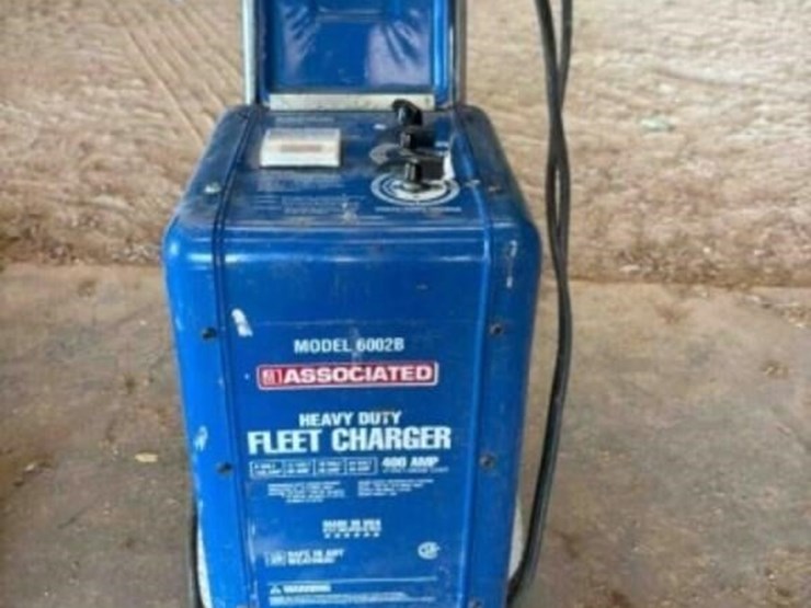 heavy-duty-fleet-charger-image-1