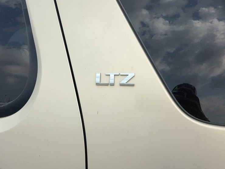 2009-chevrolet-tahoe-image-21