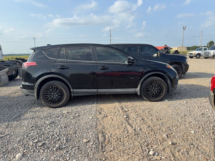 2018-toyota-rav4-image-4