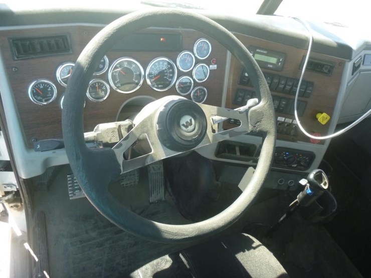 2019-western-star-4700sf-image-22