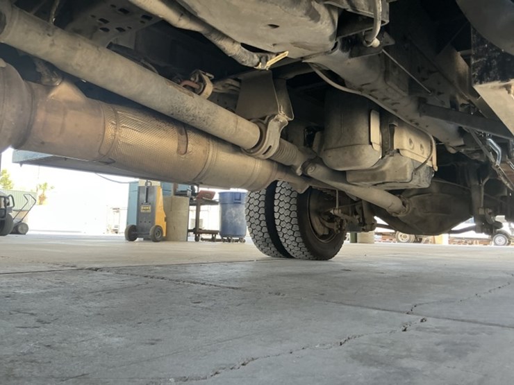 2017-ford-f550-image-28