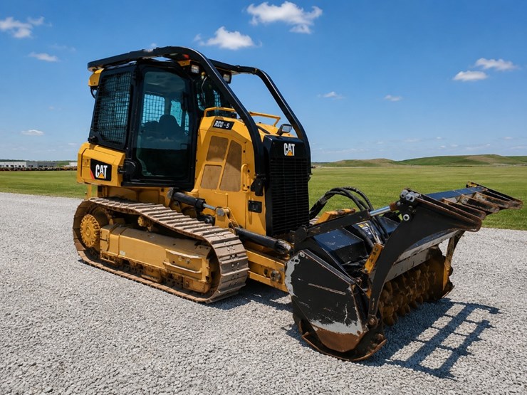 2020-caterpillar-d3k2-xl-image-1
