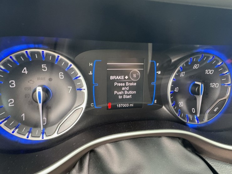 2017-chrysler-pacifica-image-29