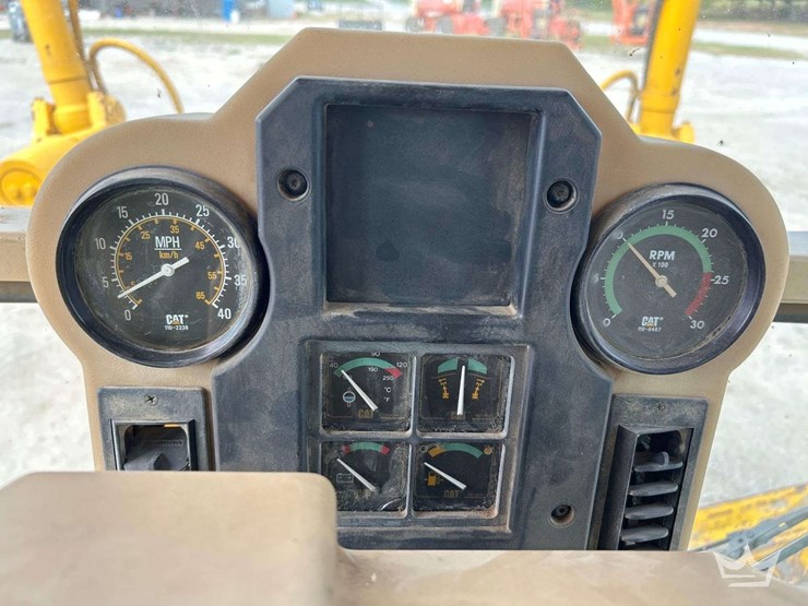 2002-caterpillar-120h-image-14