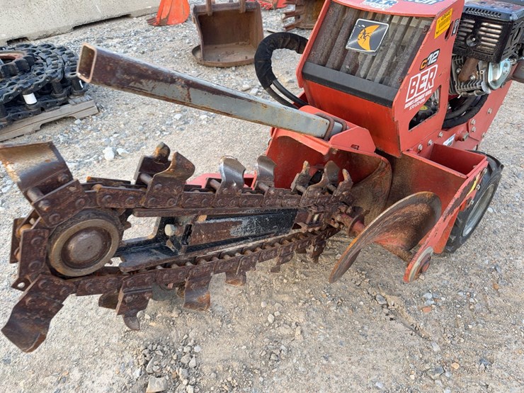 ditch-witch-c12-image-22