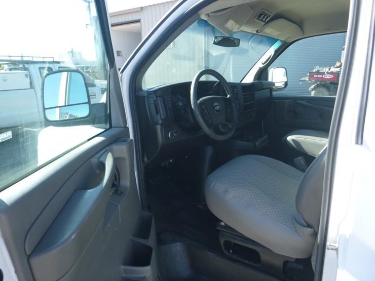 2013-chevrolet-express-3500-image-5