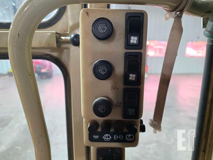 2000-caterpillar-120h-image-23