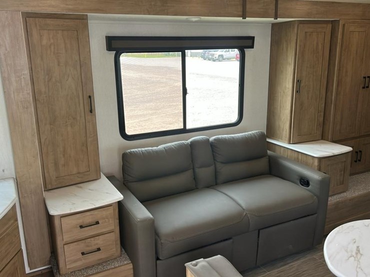 #143-•-2024-forest-river-coachmen-freedom-express-ultra-lite-246rks-camper-image-46