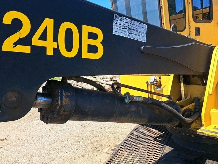 2003-tigercat-240b-image-20