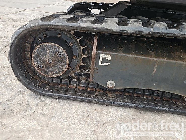 2022-bobcat-e32-image-9