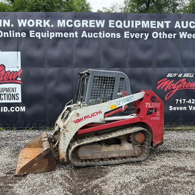 2011 TAKEUCHI TL240
