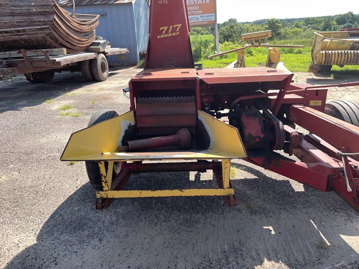 new-holland-s717-image-3