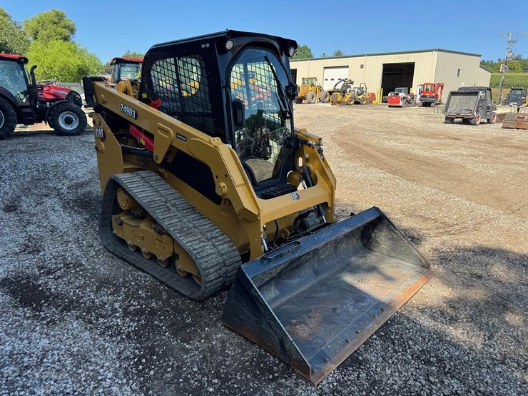 2020-caterpillar-249d3-image-8