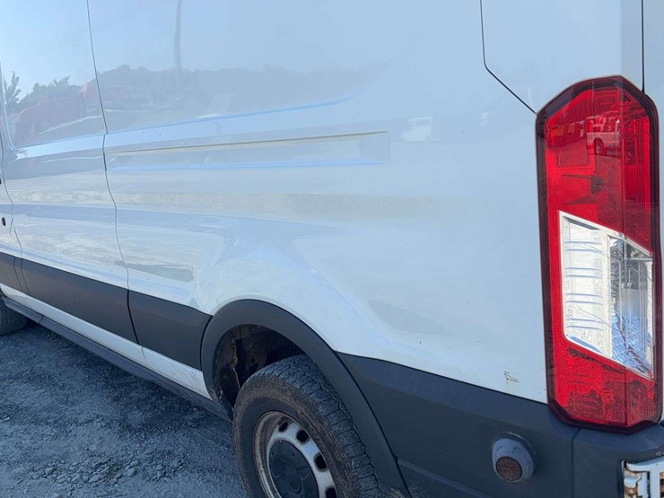 2017-ford-transit-image-24